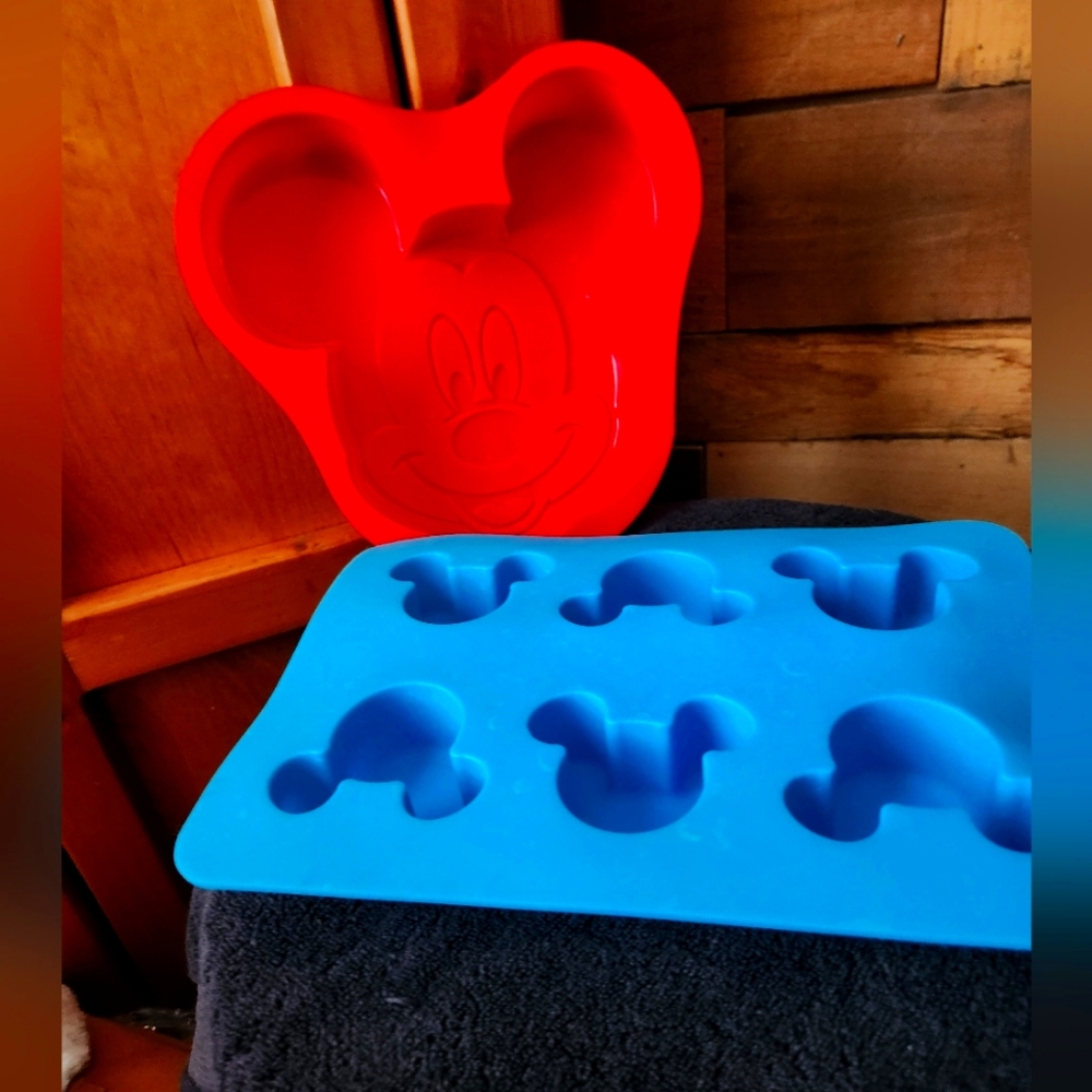 DISNEY PARKS MICKEY MOUSE RED BAKING MOLD SILICONE PAN- BLUE MICKEY MOUSE MOLDS